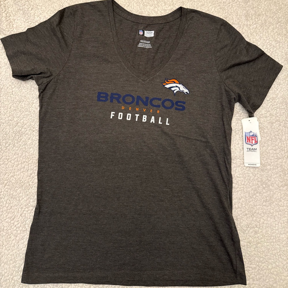 NWT NFL Team Apparel Women's Denver Broncos Gray V-Neck Tee